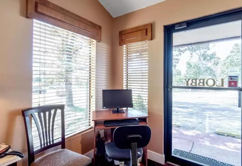 מאונטיין ויו The Parkwood Inn & Suites מראה חיצוני תמונה