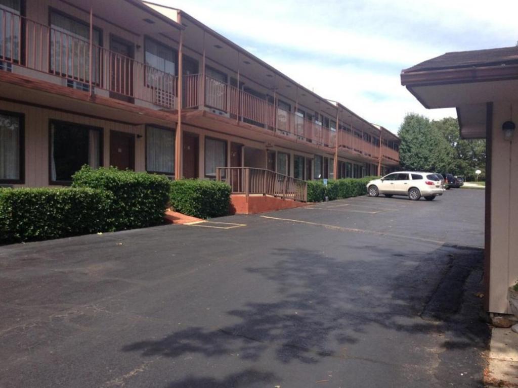 מאונטיין ויו The Parkwood Inn & Suites מראה חיצוני תמונה